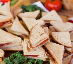 Crispy ham, tomato & mozzarella sandwich recipe